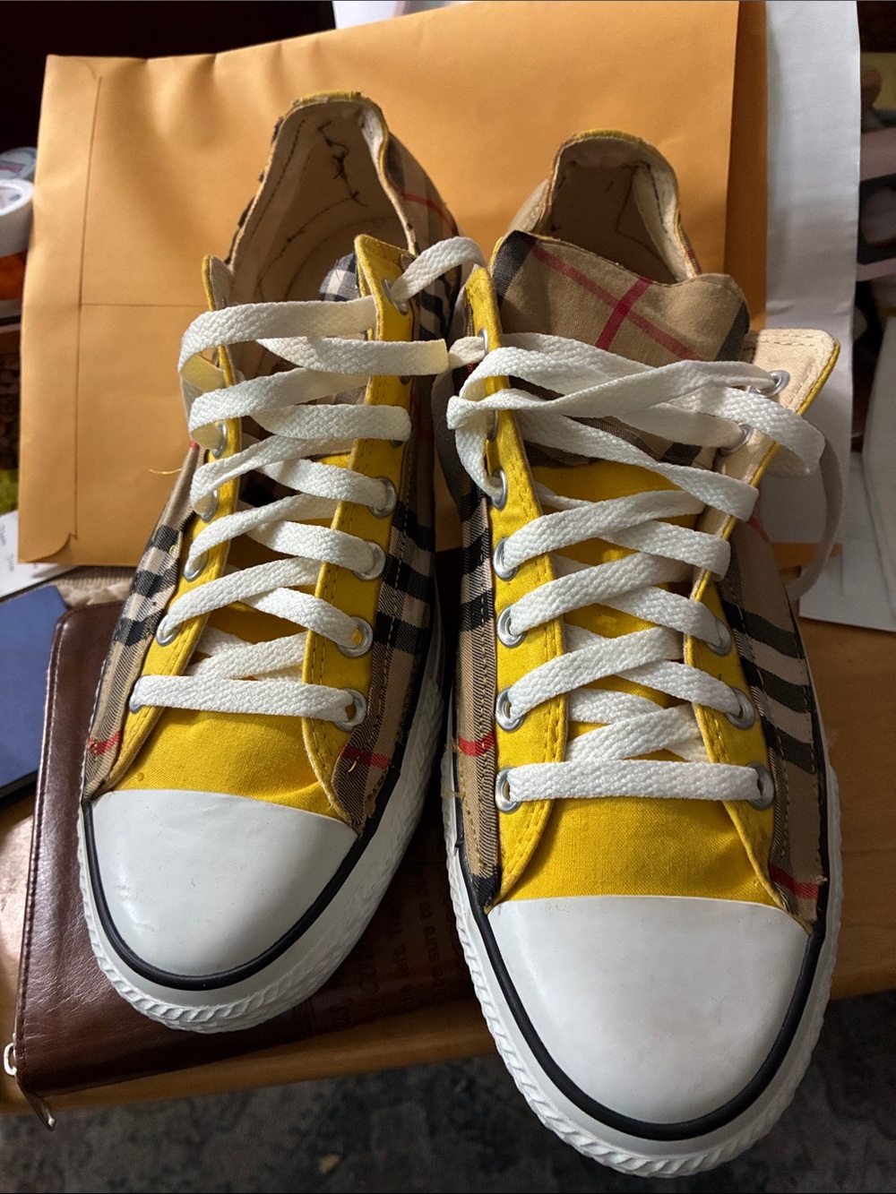 Customized Converse low tops all stars with genuine Burberry nova check - Picture 2 of 7